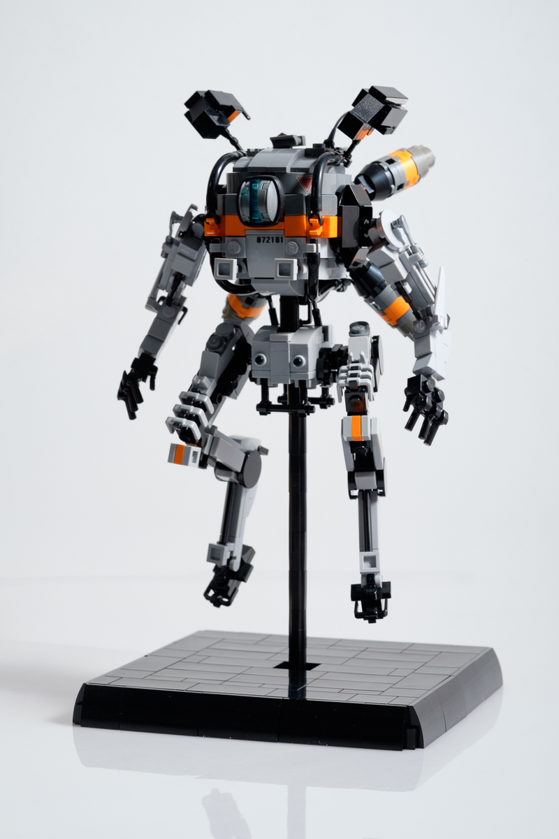 Illustration for article titled Custom Titanfall LEGO Is Great